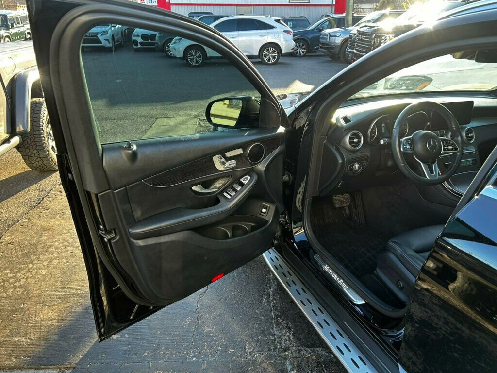 Used 2022 Mercedes-Benz GLC 300 4MATIC image 9