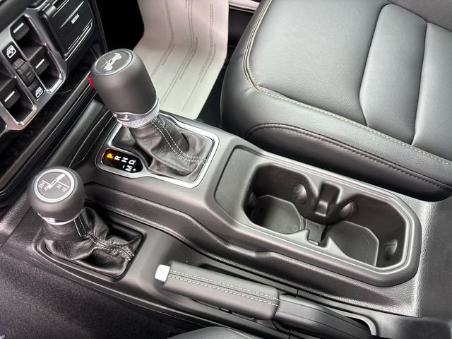 New 2026 Jeep Wrangler Unlimited Sahara AWD/4WD image 25