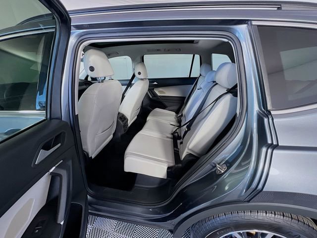 Used 2020 Volkswagen Tiguan SE w/ Panoramic Sunroof Package image 26
