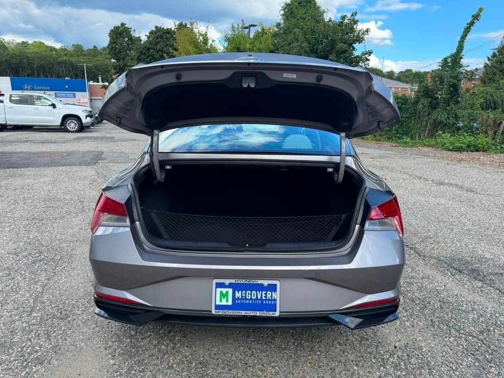 Certified 2023 Hyundai Elantra Limited FWD image 6