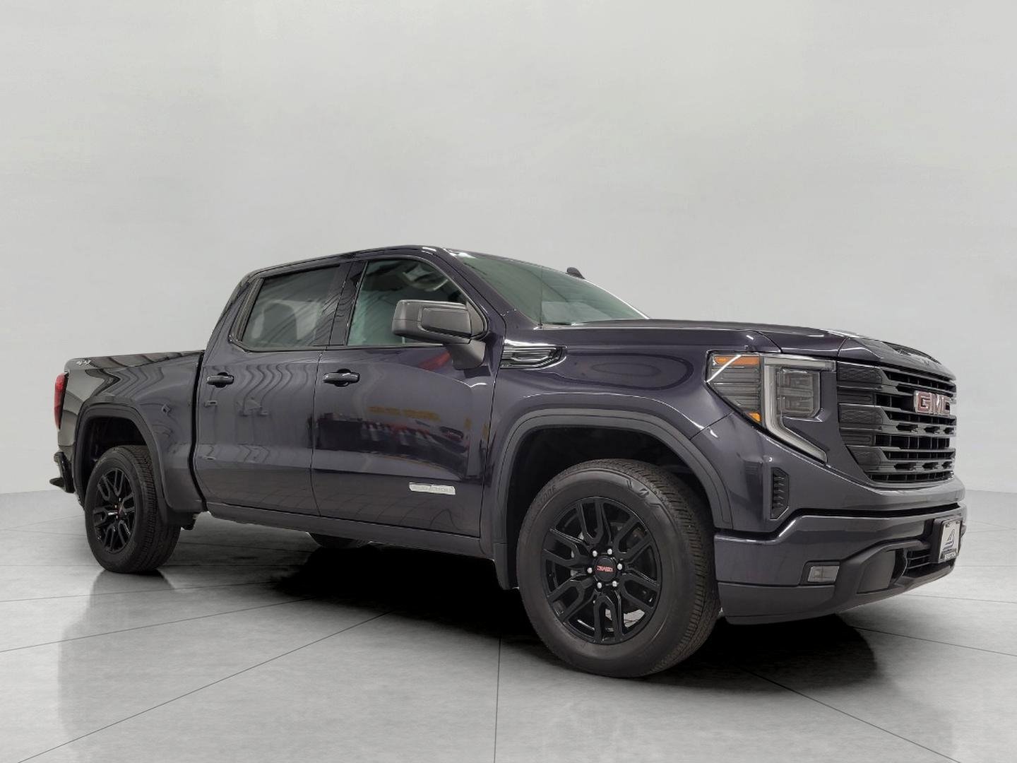 Used 2024 GMC Sierra 1500 Elevation AWD/4WD image 1
