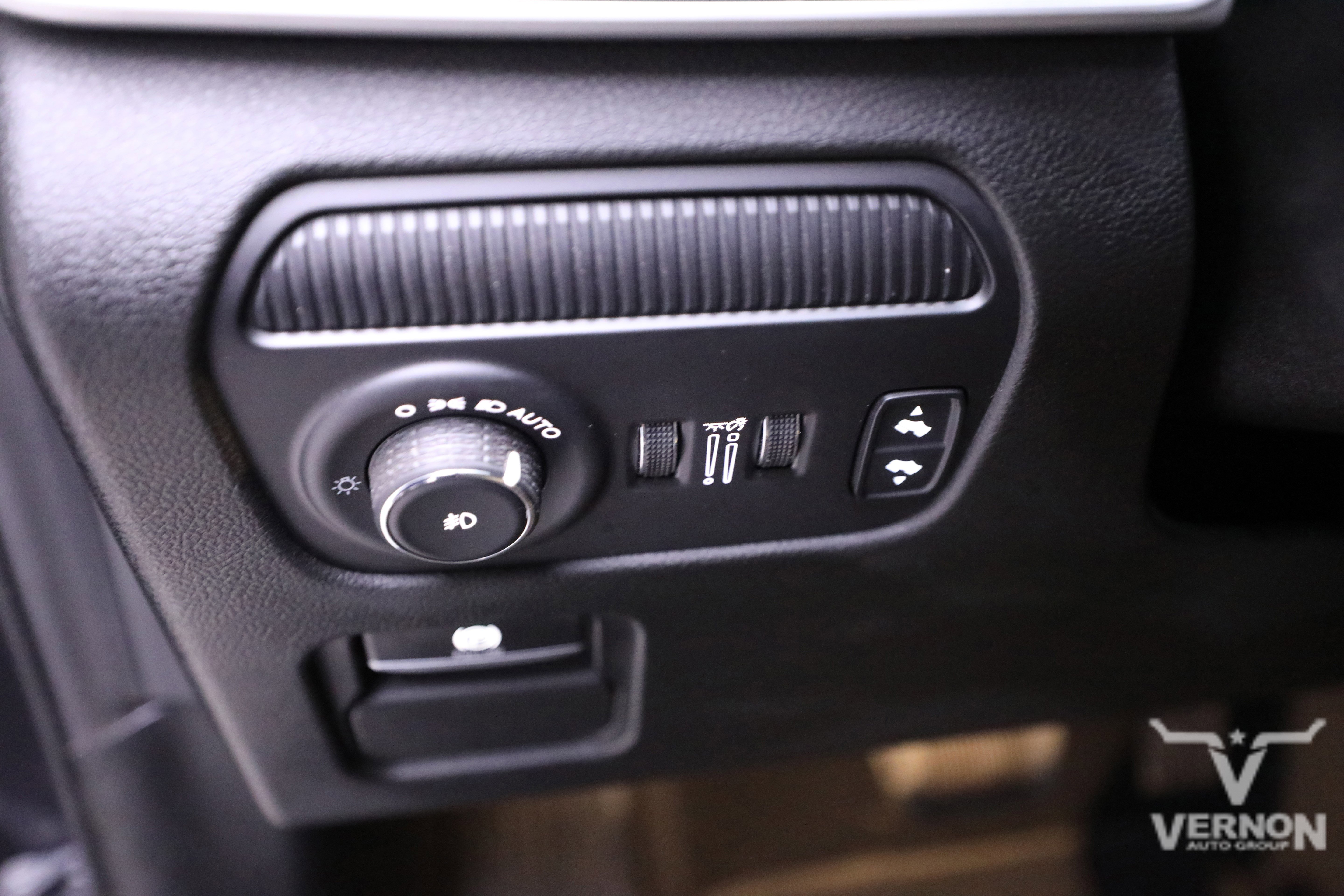 Used 2024 Jeep Wagoneer 4WD w/ HD Trailer Tow Package image 16