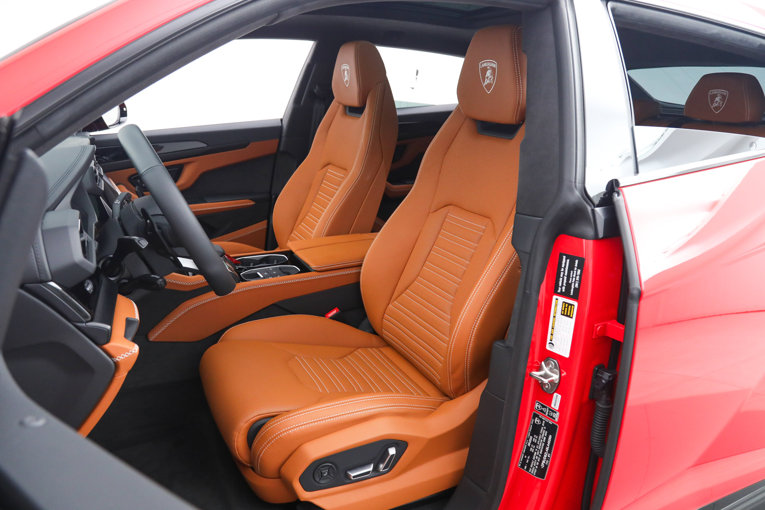 Used 2025 Lamborghini Urus SE AWD/4WD image 23