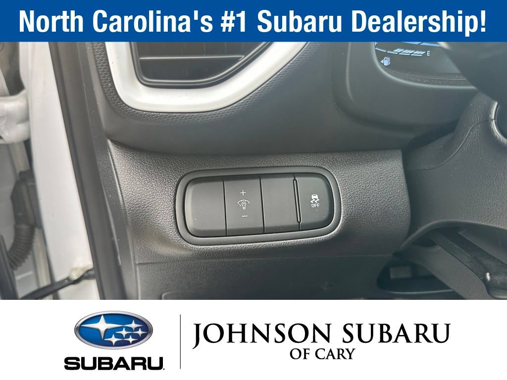 Used 2023 Hyundai Venue Limited w/ Cargo Package FWD image 18