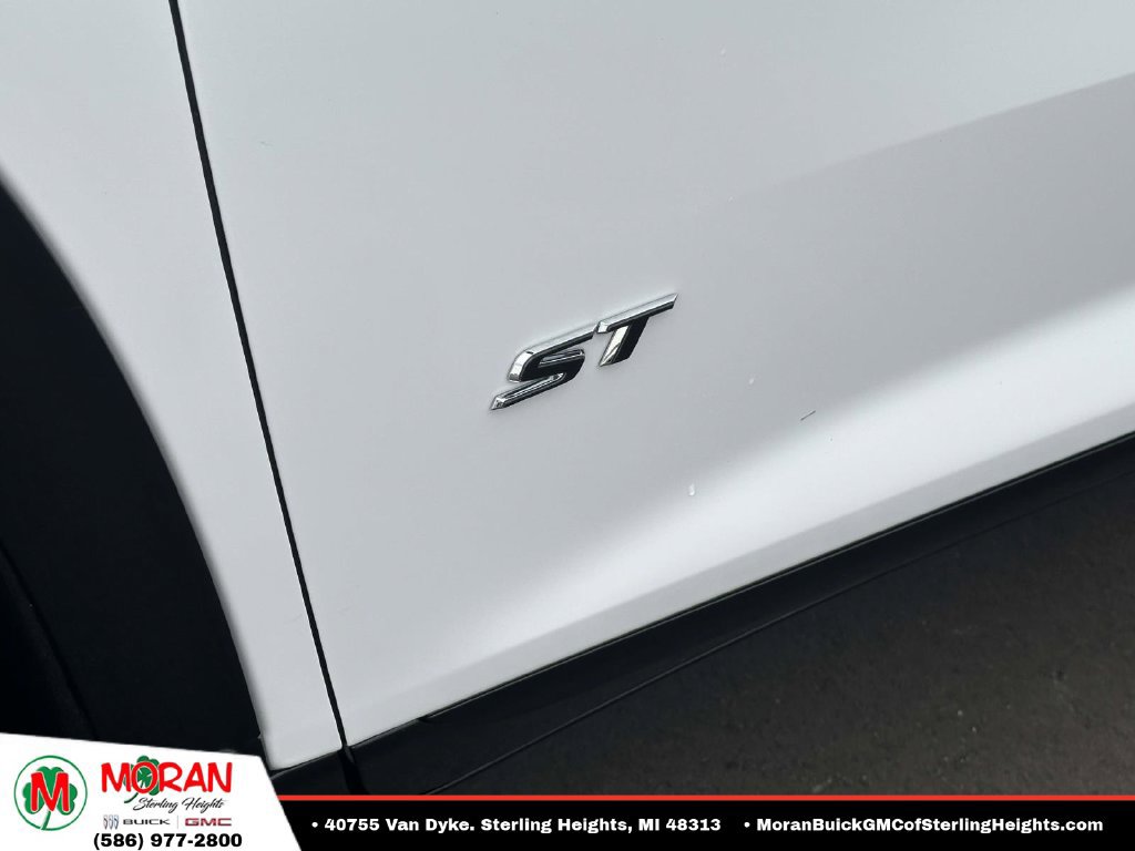 Certified 2026 Buick Enclave Sport Touring FWD image 9