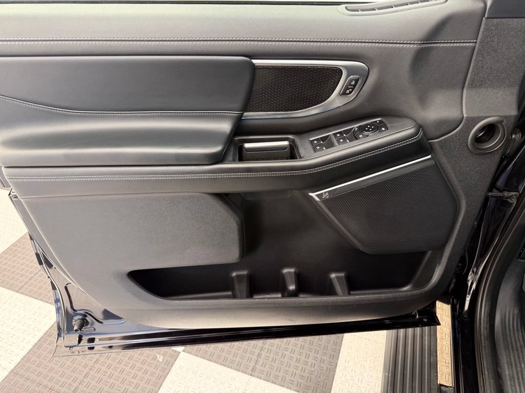 Certified 2025 Ford Expedition Max Platinum w/ Stealth Performance Package AWD/4WD image 21