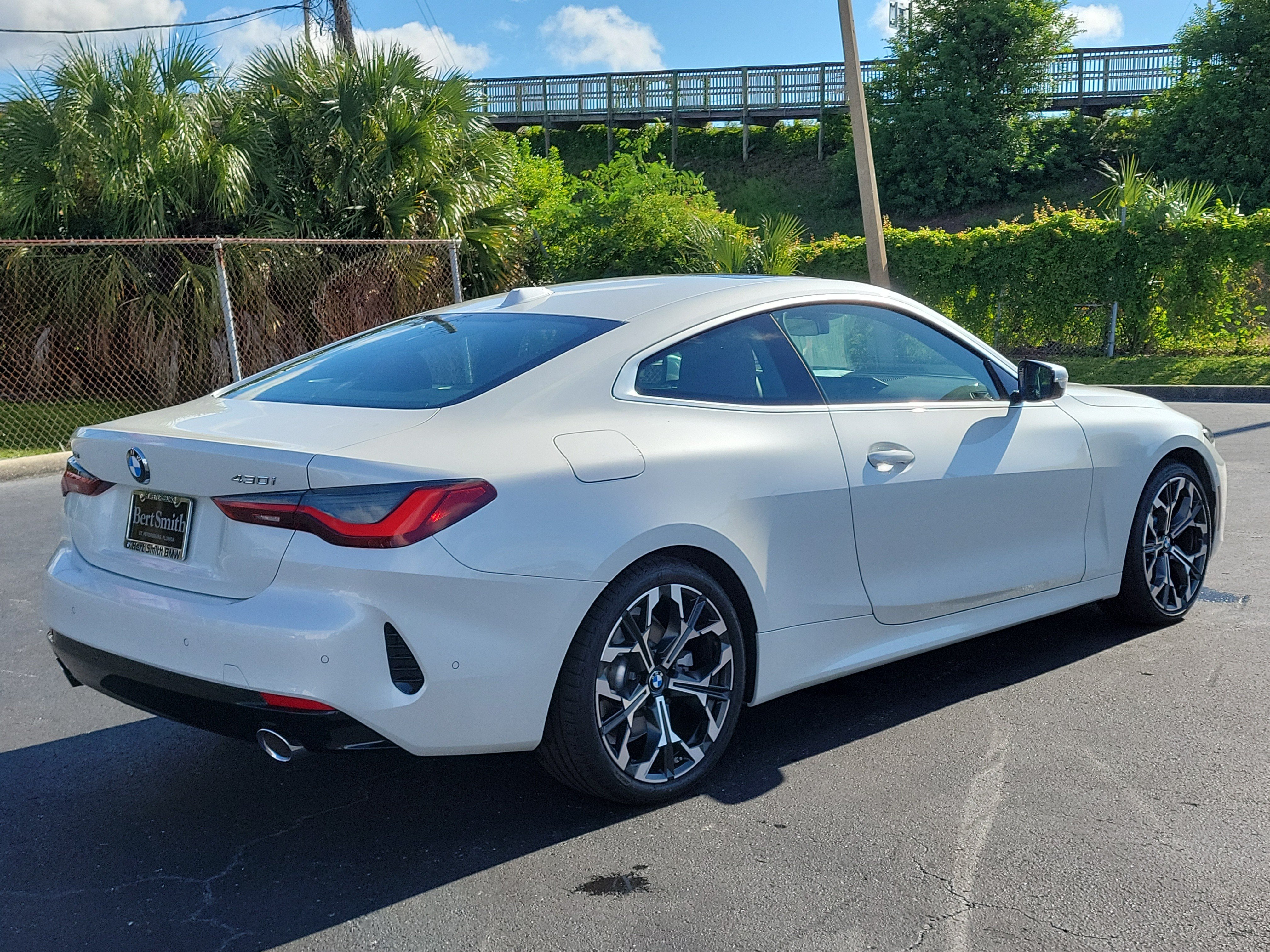 Used 2026 BMW 430i xDrive Coupe w/ Premium Package AWD/4WD image 3