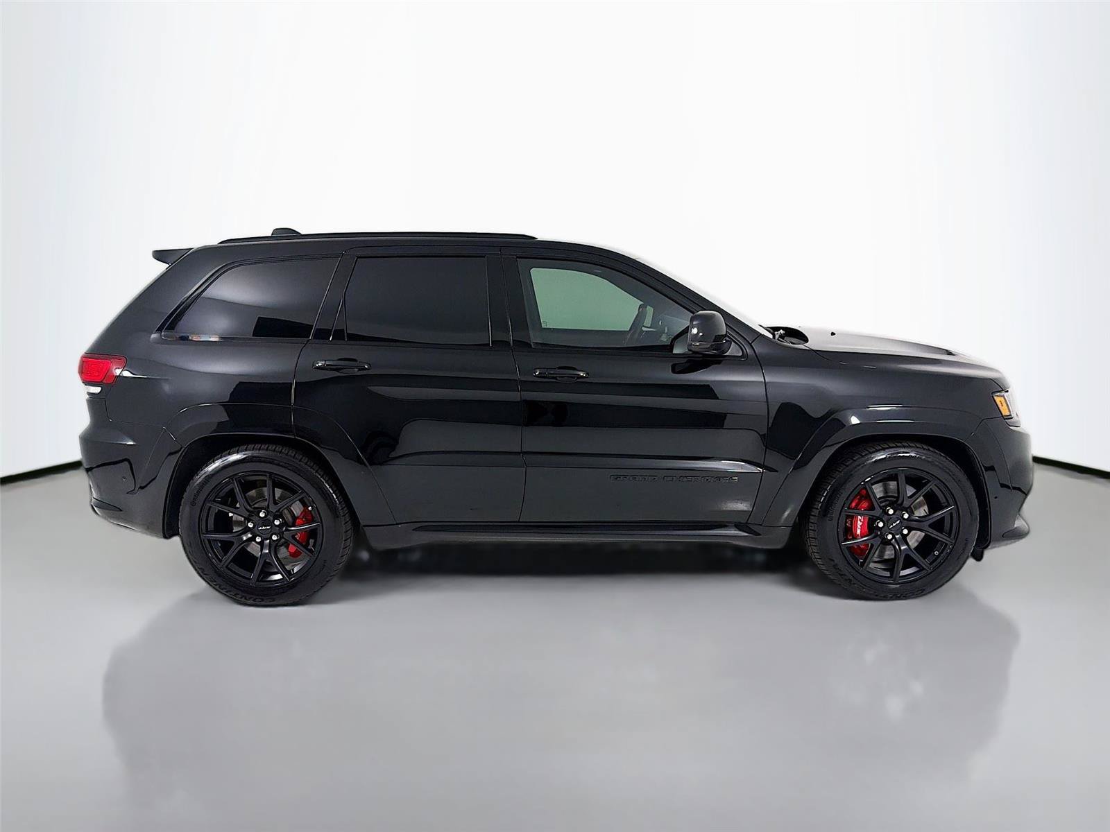 Used 2021 Jeep Grand Cherokee SRT w/ Trailer Tow Group IV AWD/4WD image 24
