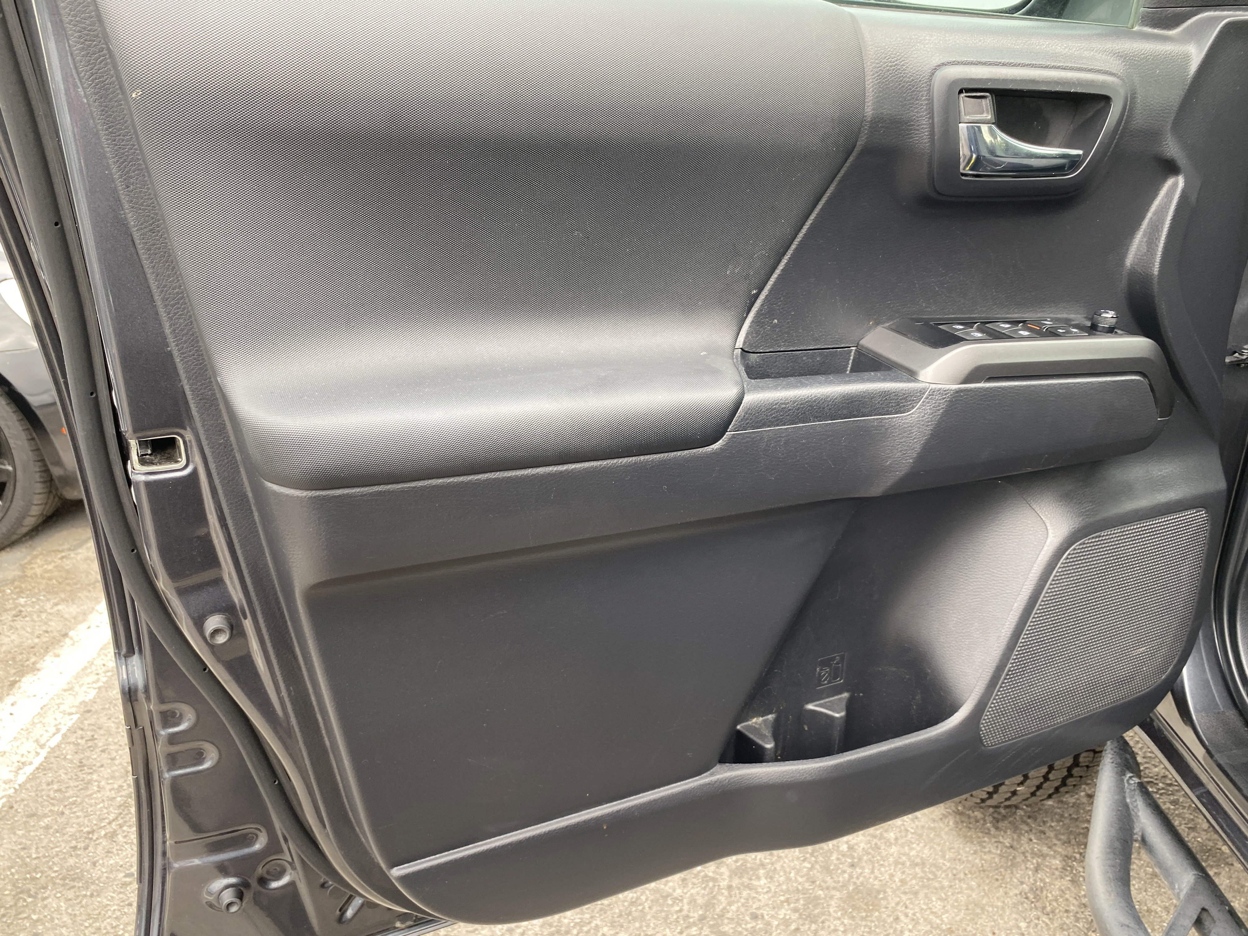 Used 2023 Toyota Tacoma TRD Off-Road image 18