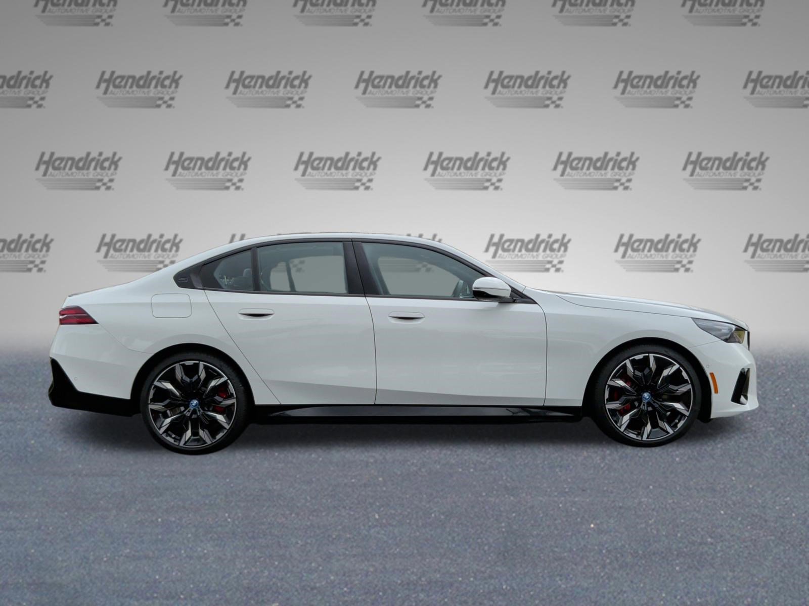 Certified 2025 BMW 550e xDrive w/ Executive Package image 6