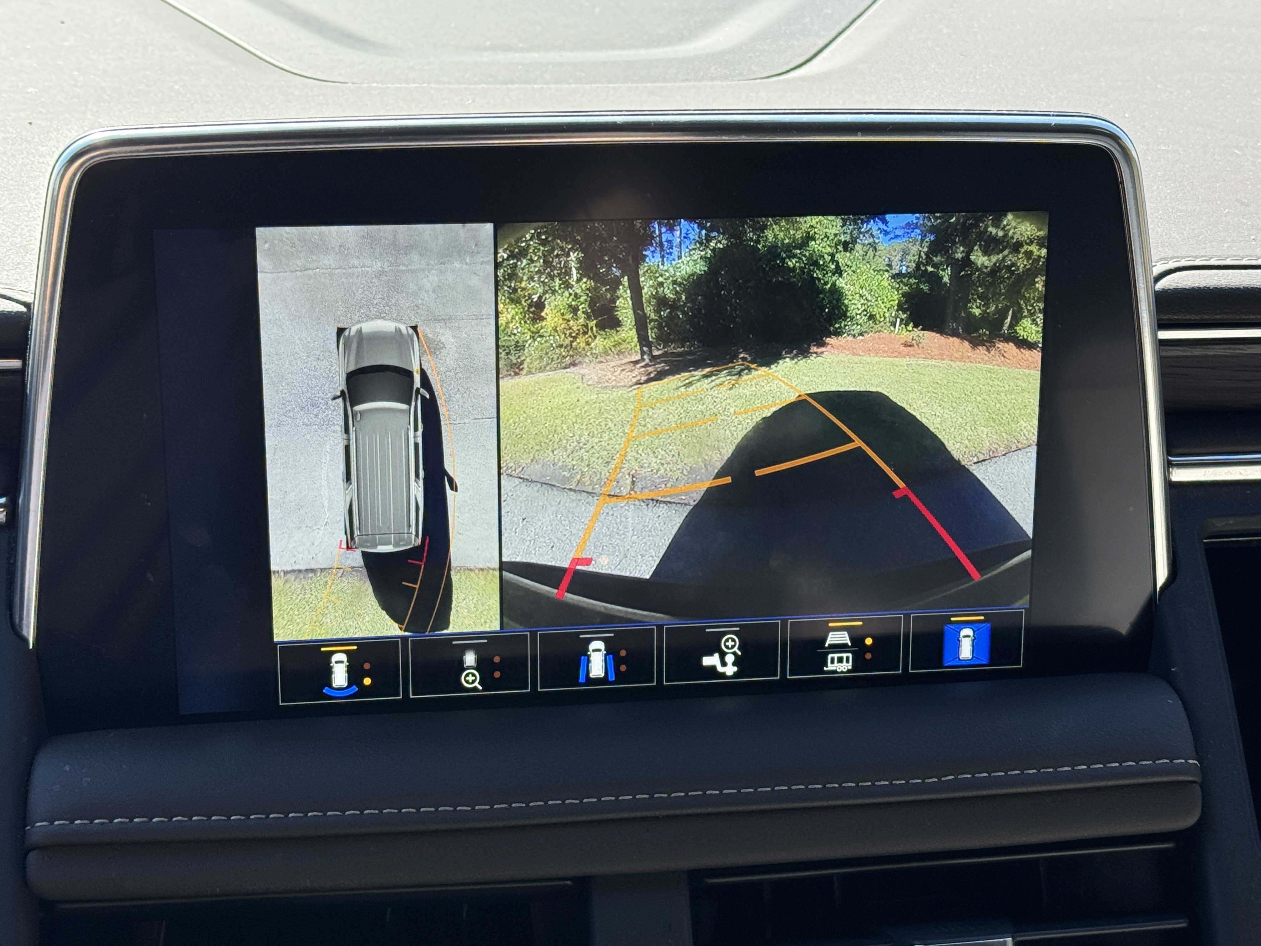 Used 2023 Chevrolet Tahoe Z71 w/ Luxury Package image 29