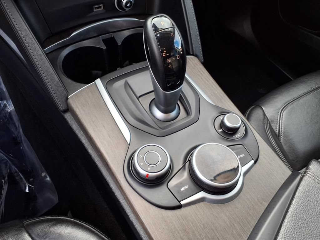 Used 2019 Alfa Romeo Stelvio Ti AWD/4WD image 9