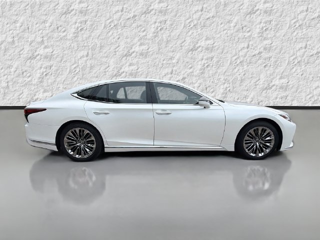 Used 2022 Lexus LS 500 w/ Accessory Package (Z2) RWD image 2
