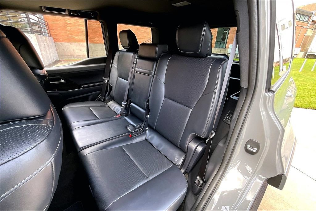 Used 2026 Lexus GX 550 w/ Accessory Package (2T) AWD/4WD image 35
