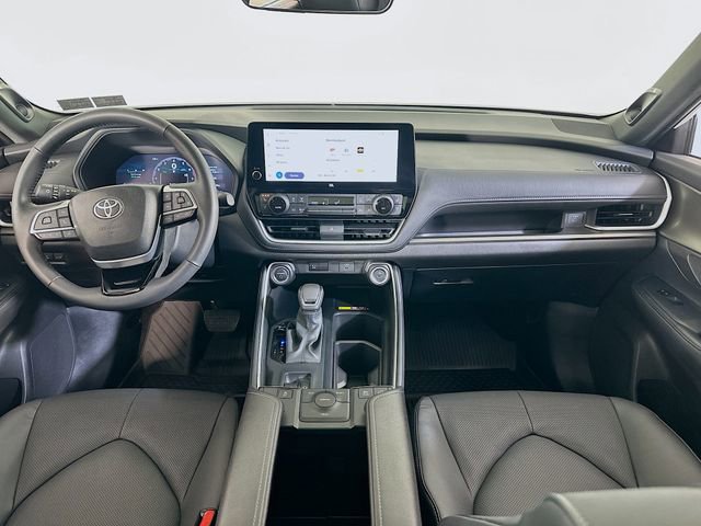 Used 2025 Toyota Grand Highlander AWD Hybrid image 15