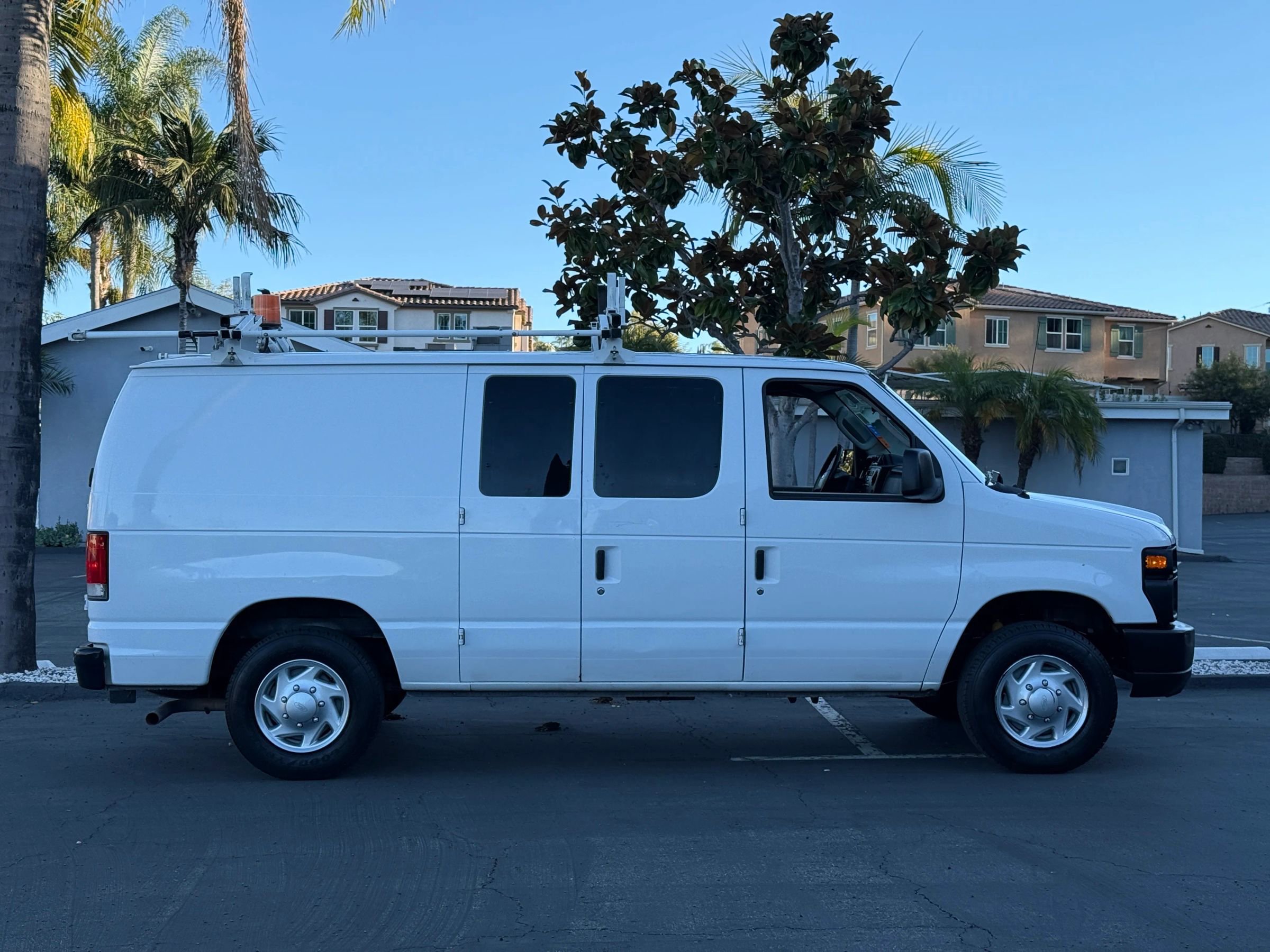 Used 2014 Ford E-150 and Econoline 150 w/ Power Group image 7