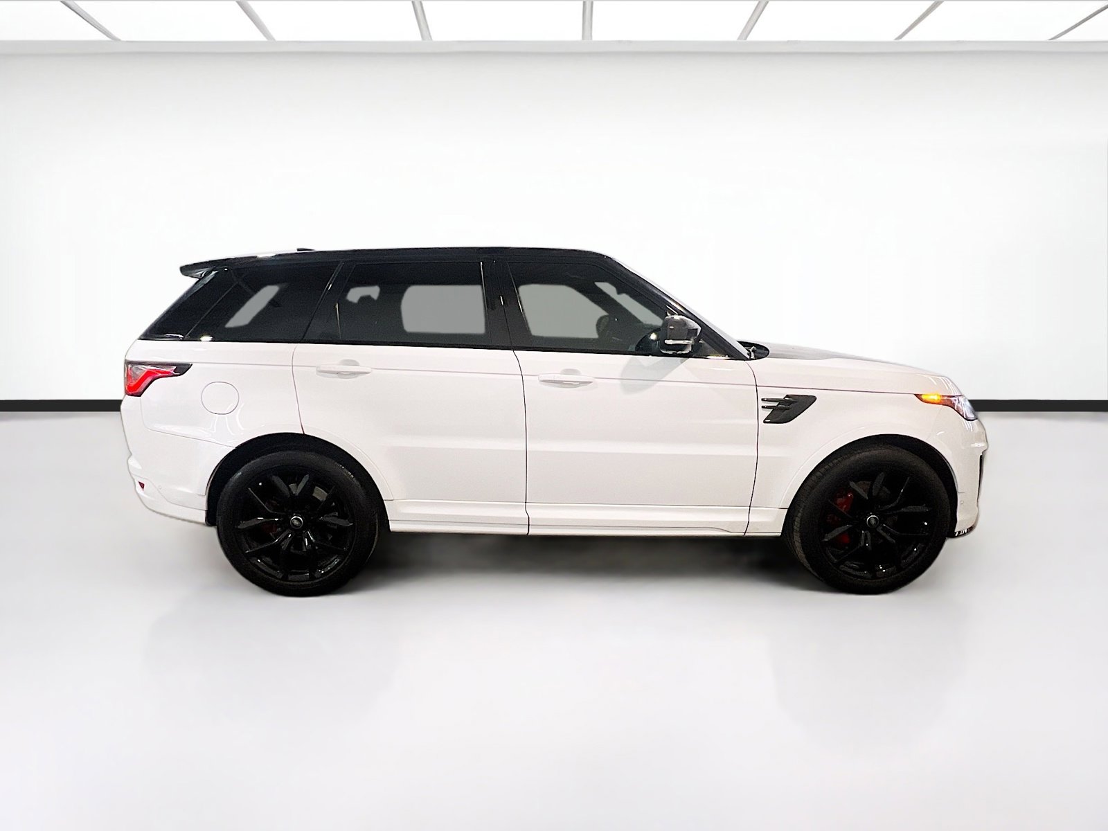 Used 2019 Land Rover Range Rover Sport SVR image 26