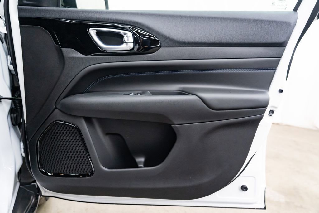 New 2026 Jeep Compass Latitude image 26