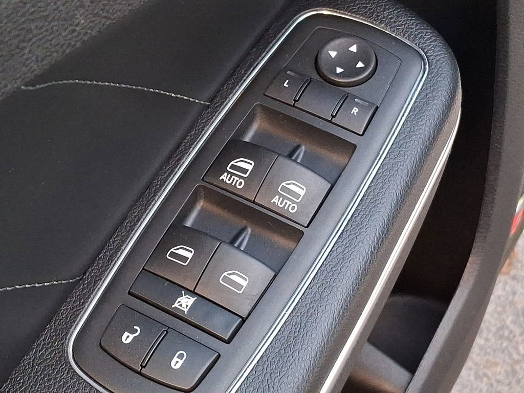 Used 2016 Dodge Charger SXT w/ AWD Plus Group image 25