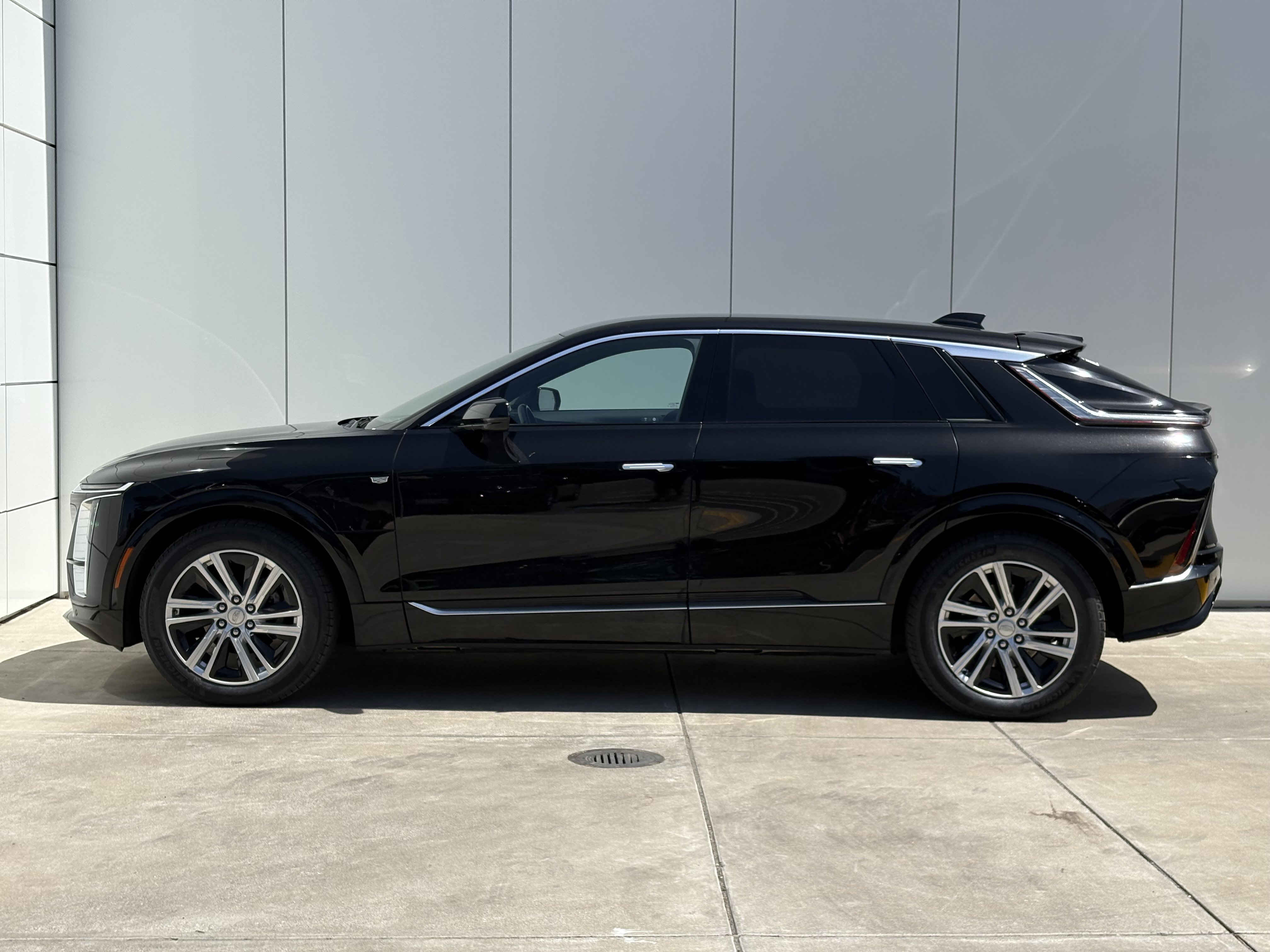 Certified 2024 Cadillac Lyriq Tech w/ LPO, Floor Liner Package AWD/4WD image 4