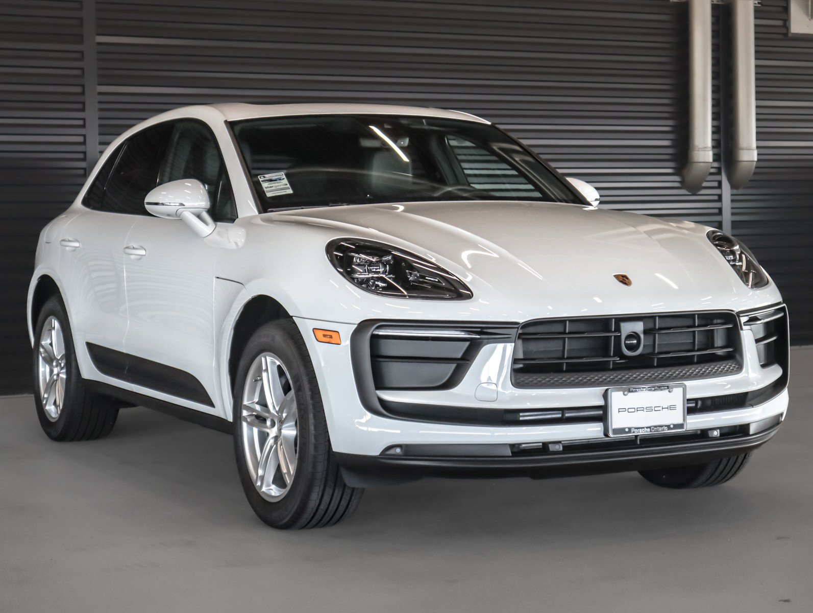 Used 2026 Porsche Macan AWD/4WD image 7