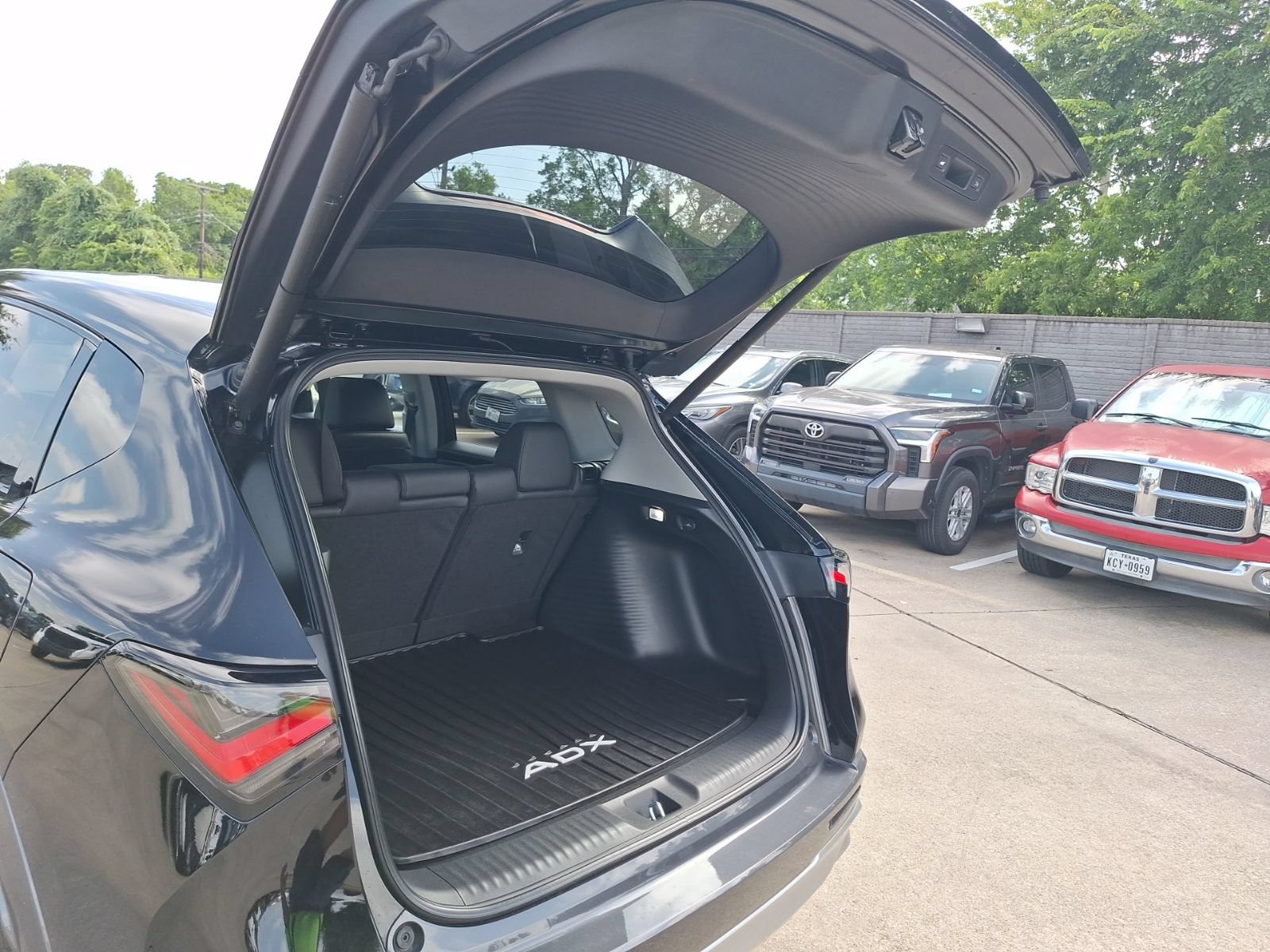 Used 2025 Acura ADX FWD image 35