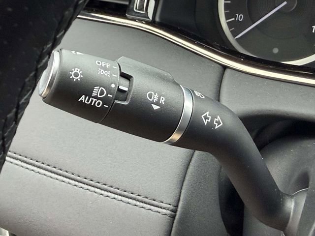 Used 2023 Land Rover Range Rover Evoque R-Dynamic SE image 22