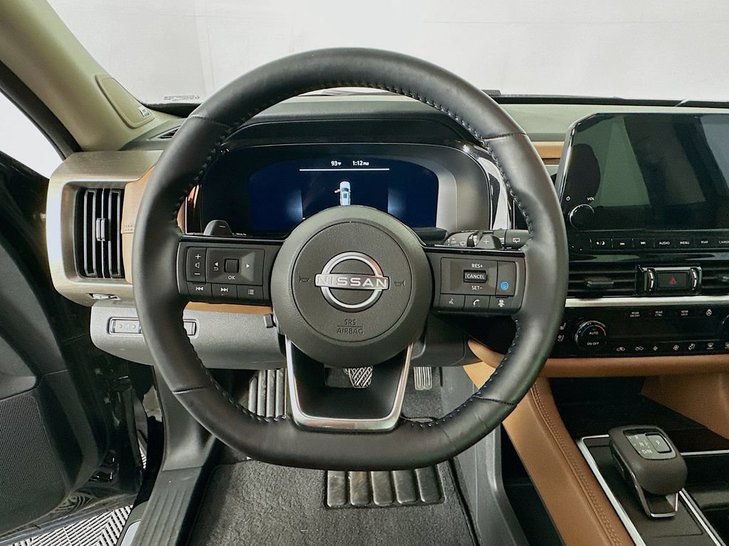 Certified 2025 Nissan Pathfinder Platinum w/ Black Appearance Package AWD/4WD image 18