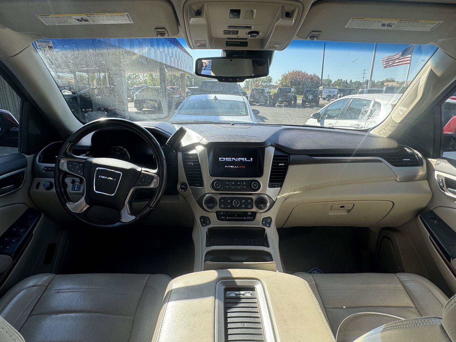 Used 2019 GMC Yukon Denali w/ Denali Ultimate Package AWD/4WD image 3