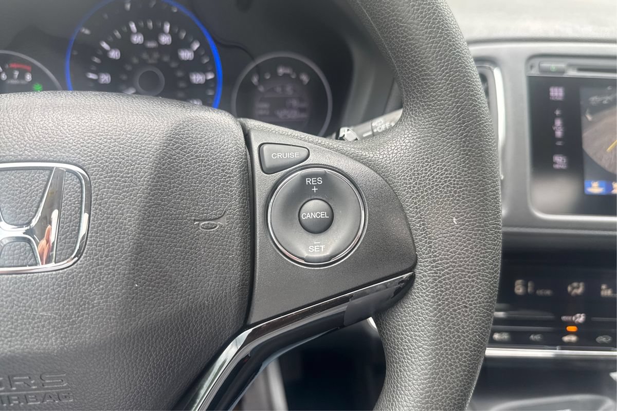 Used 2017 Honda HR-V EX image 32