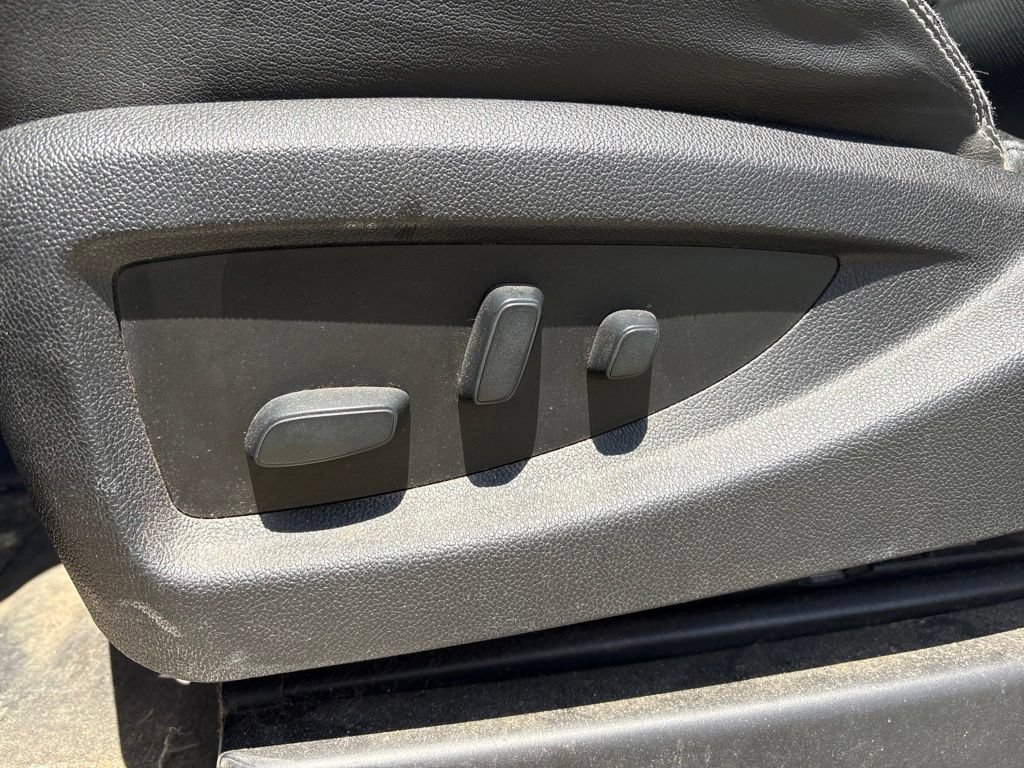 Used 2019 GMC Sierra 2500 Denali w/ Duramax Plus Package AWD/4WD image 18