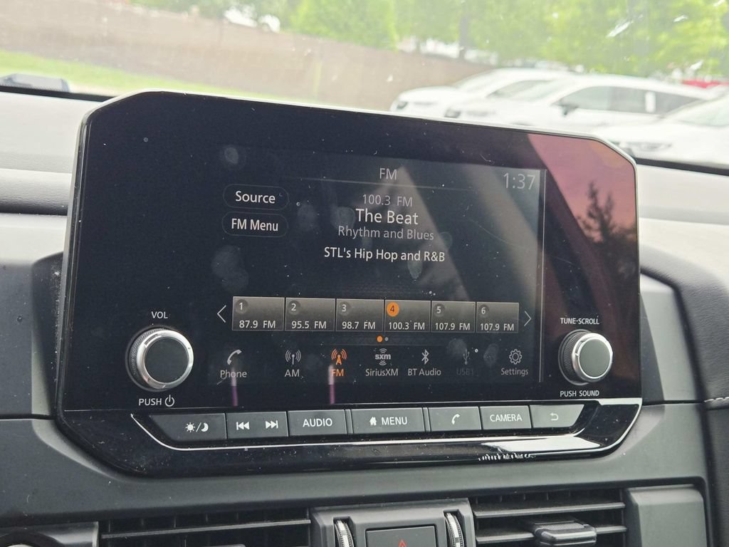 Used 2024 Nissan Pathfinder S FWD image 15
