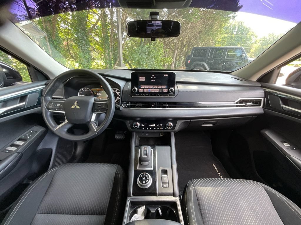 Used 2022 Mitsubishi Outlander ES AWD/4WD image 17