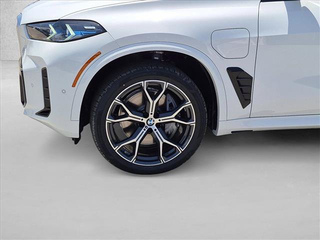 New 2026 BMW X5 xDrive50e w/ M Sport Package AWD/4WD image 9