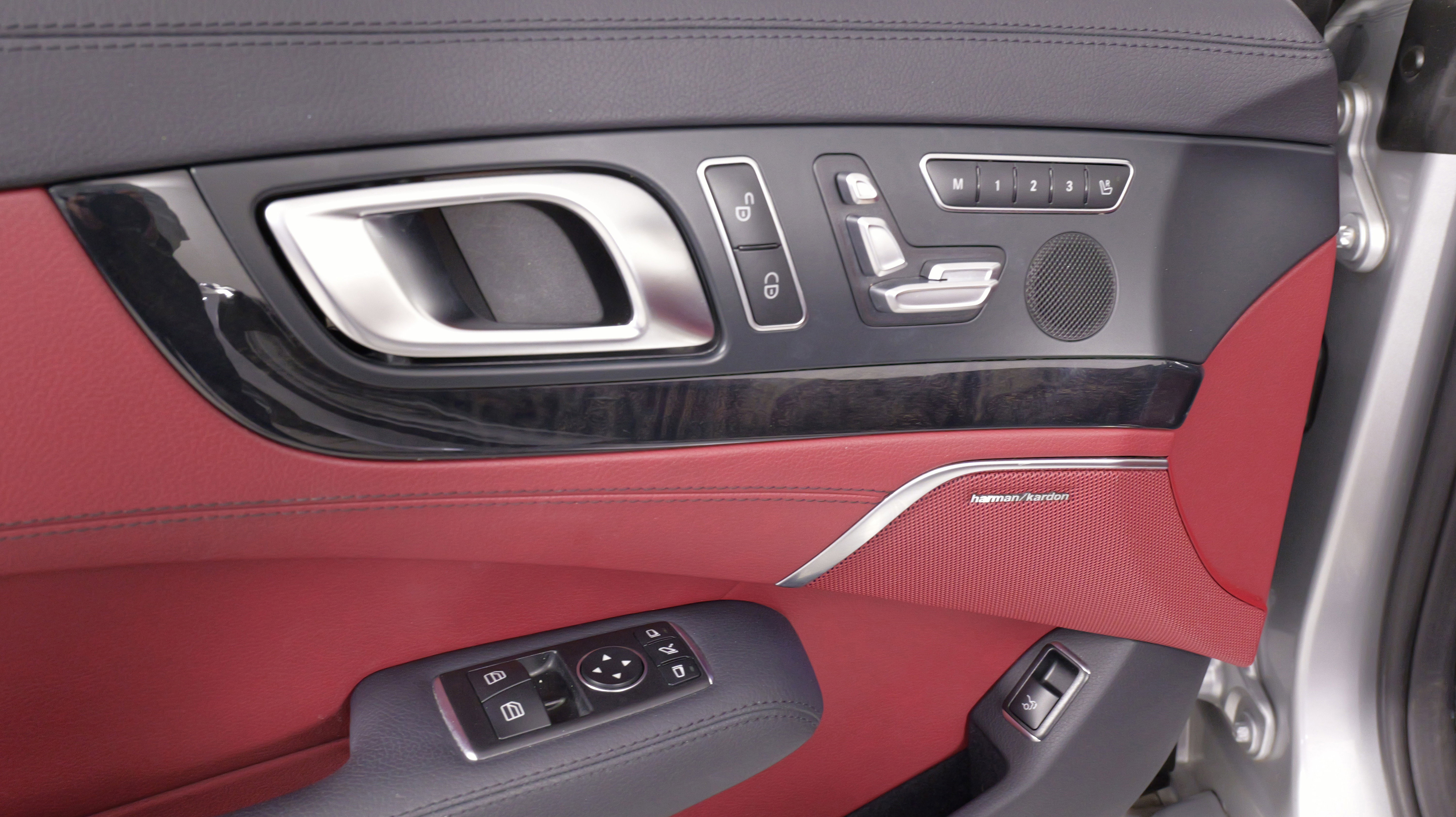 Used 2019 Mercedes-Benz SL 550 image 31