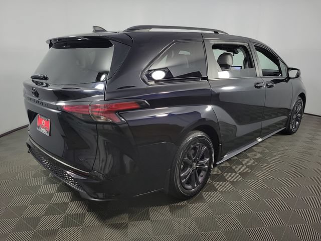 Used 2025 Toyota Sienna XSE w/ XSE Plus Package AWD/4WD image 9