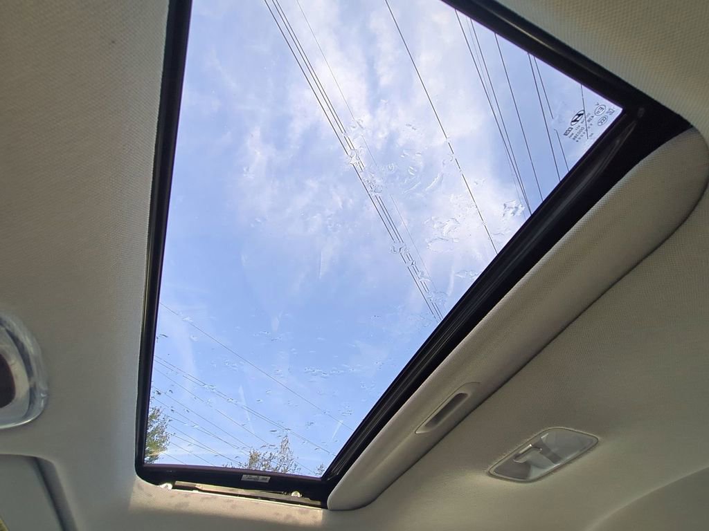 New 2026 Hyundai Elantra Limited image 22