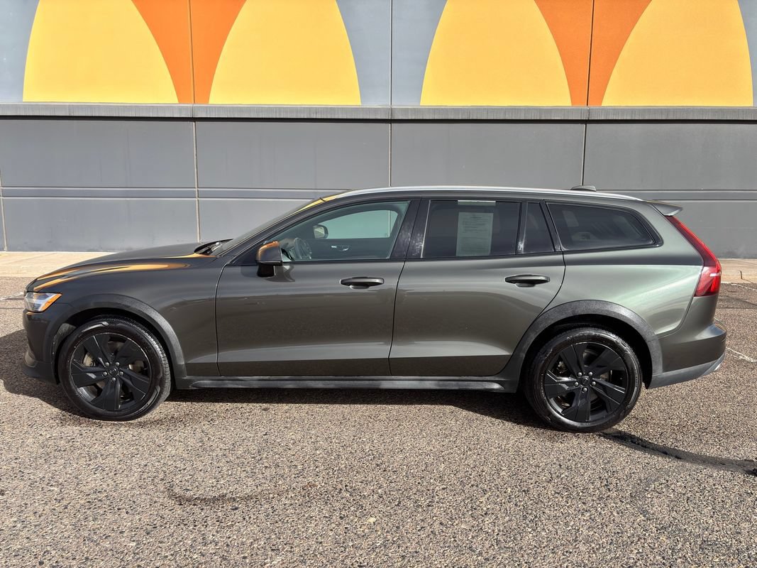Used 2020 Volvo V60 T5 Cross Country w/ Protection Package Premier AWD/4WD image 3