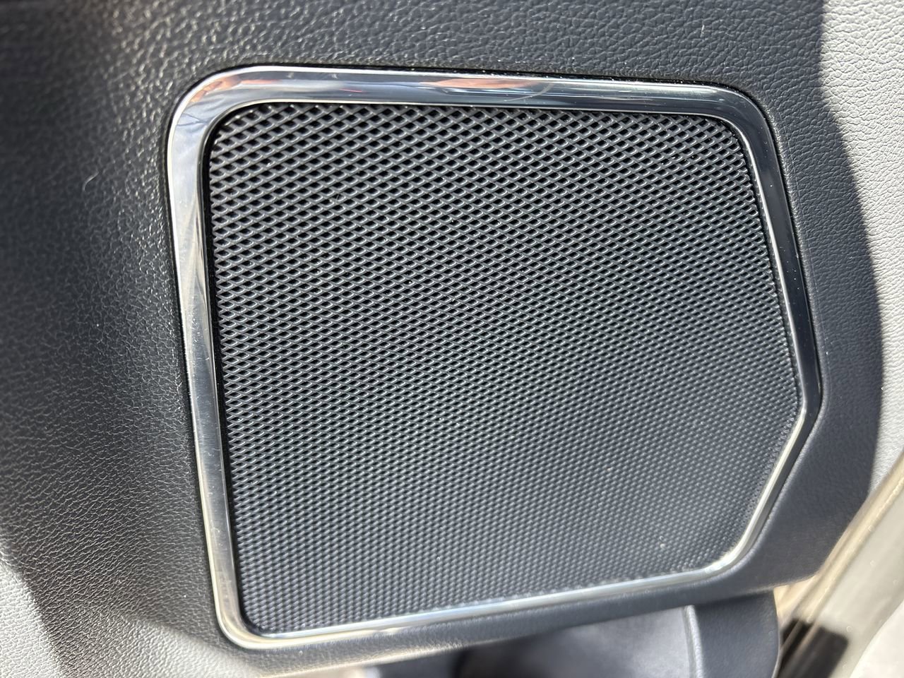 Used 2022 Ford F250 Lariat w/ Black Appearance Package image 17