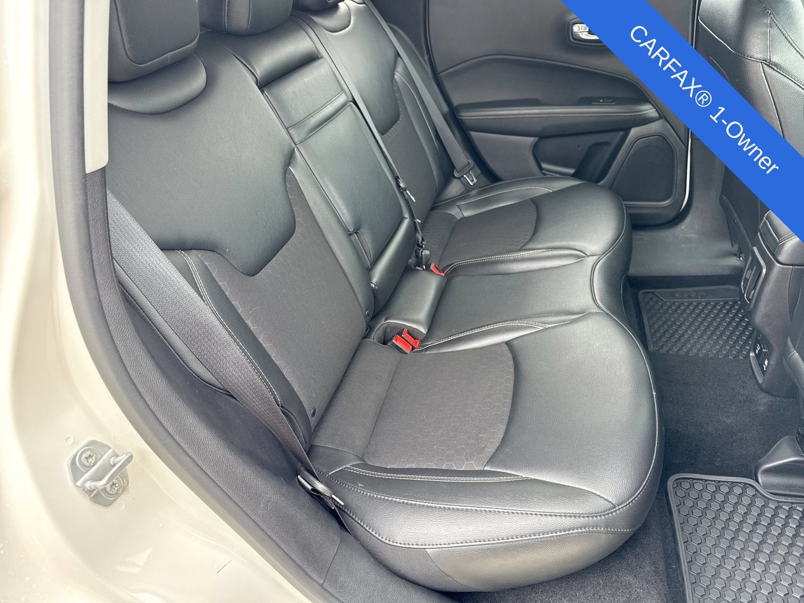 Used 2019 Jeep Compass Latitude w/ Cold Weather Group AWD/4WD image 23
