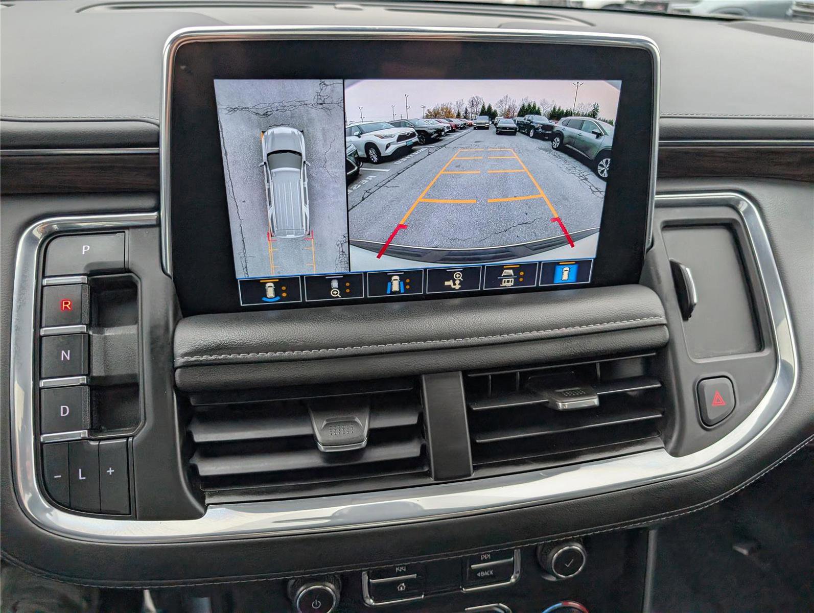 Used 2021 Chevrolet Tahoe Z71 w/ Luxury Package image 31