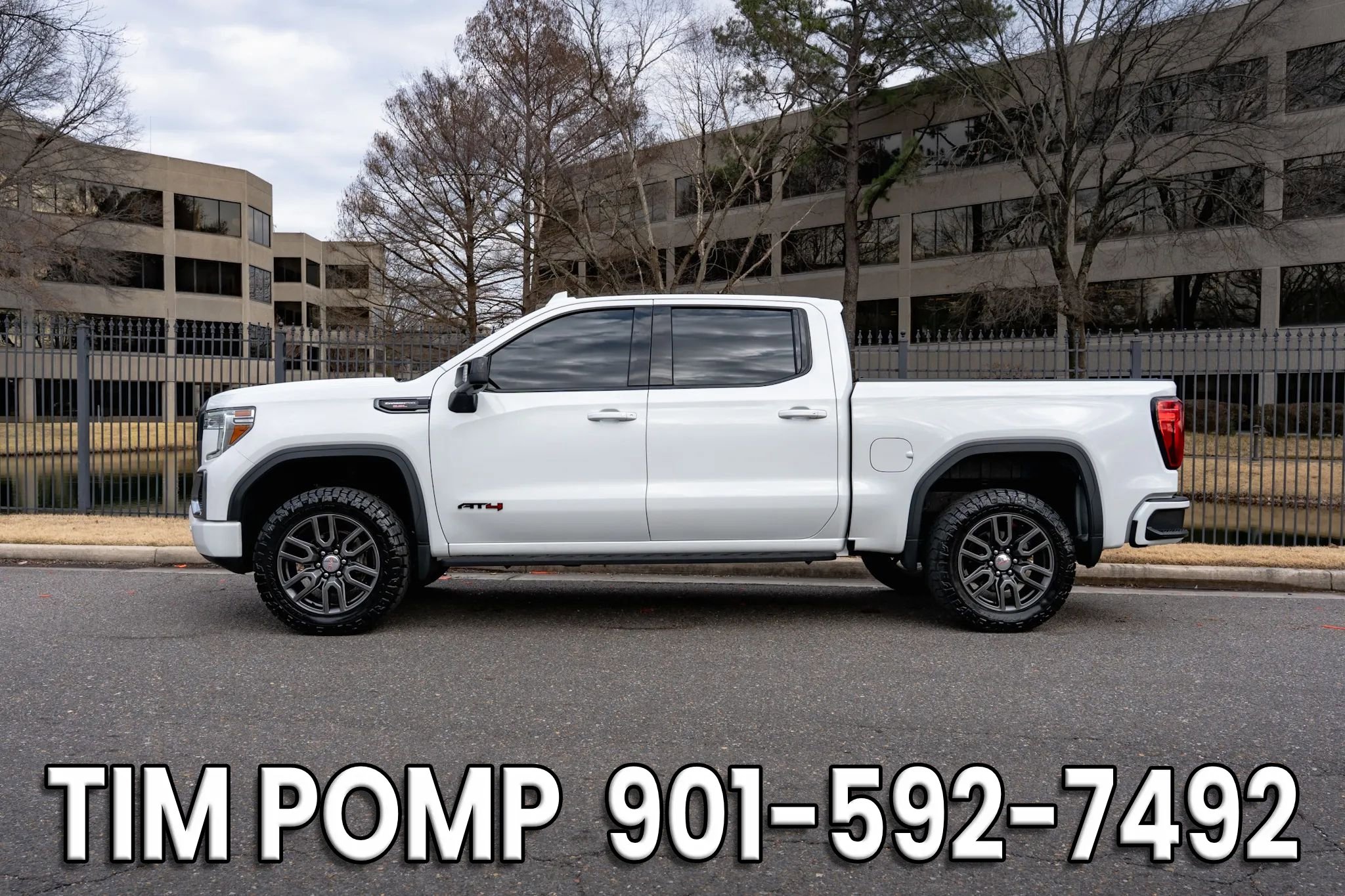 Used 2022 GMC Sierra 1500 AT4 w/ AT4 Premium Package image 9
