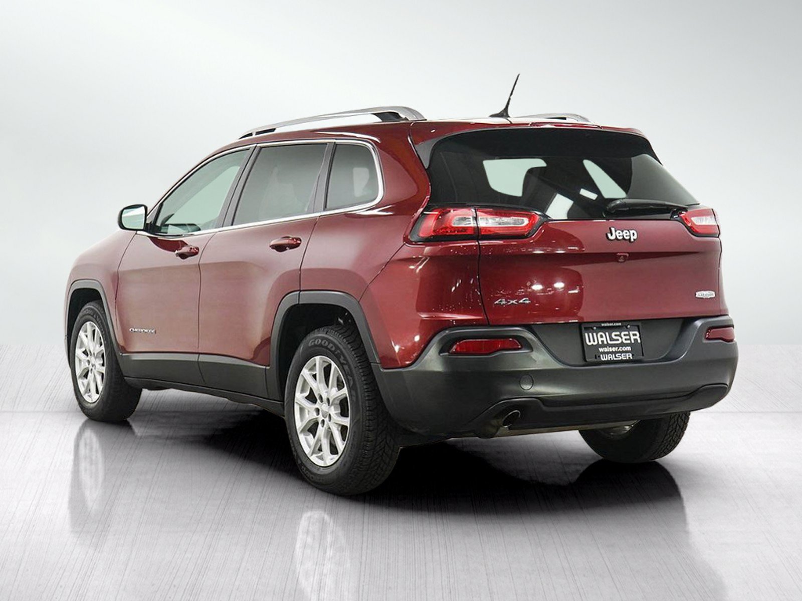 Used 2015 Jeep Cherokee Latitude AWD/4WD image 3