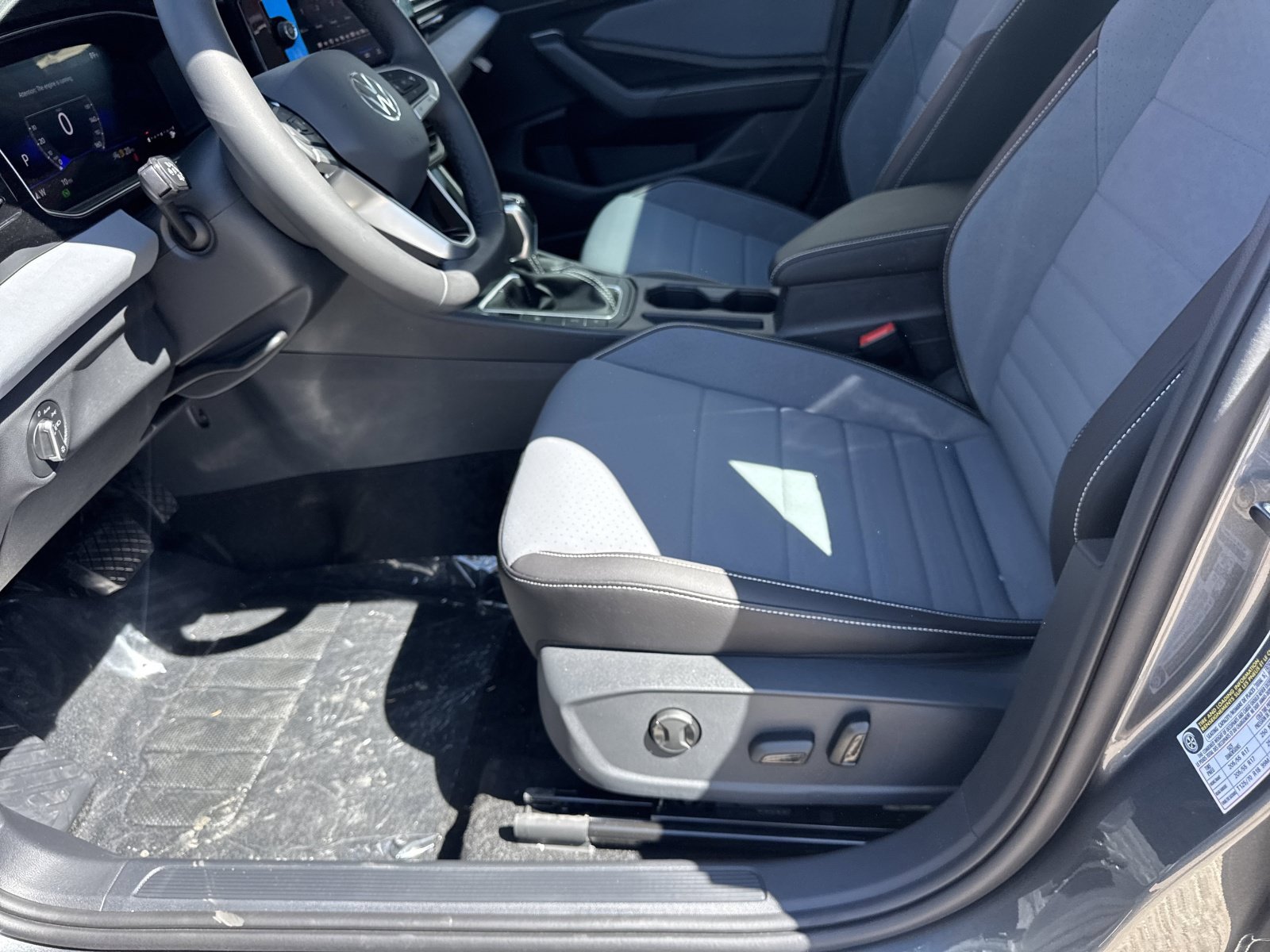 New 2026 Volkswagen Jetta SE FWD image 17