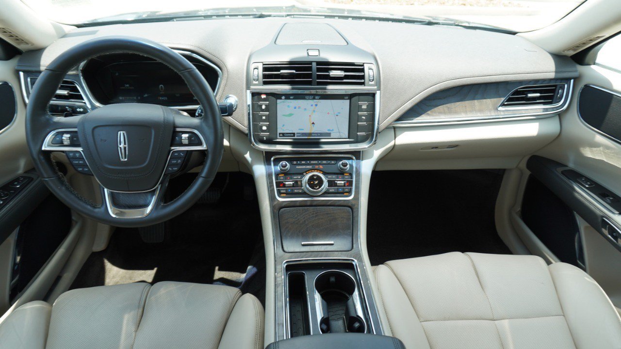 Used 2017 Lincoln Continental Select FWD image 27