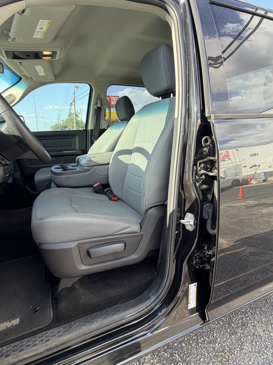 Used 2017 RAM 1500 Express w/ Express Value Package image 11