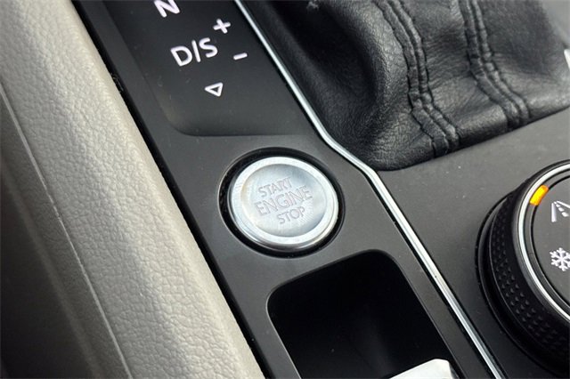 Used 2019 Volkswagen Atlas SE w/ Panoramic Sunroof Package image 23