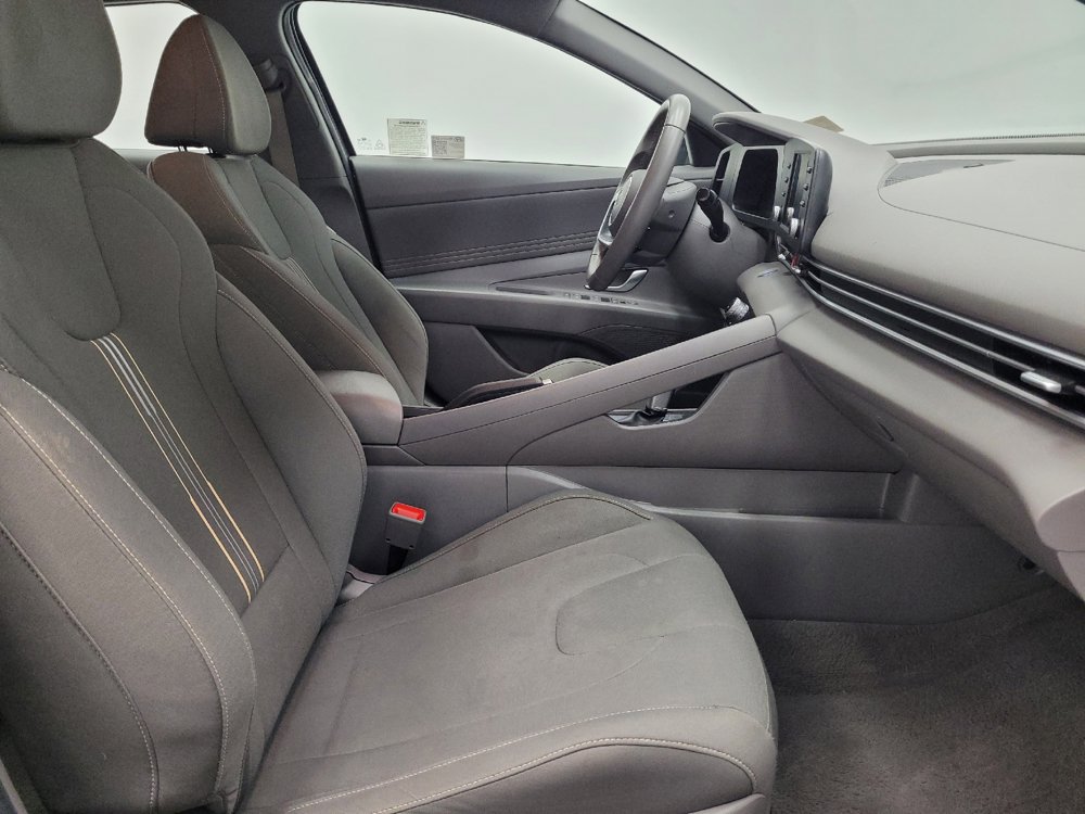 Used 2025 Hyundai Elantra Sport FWD image 21