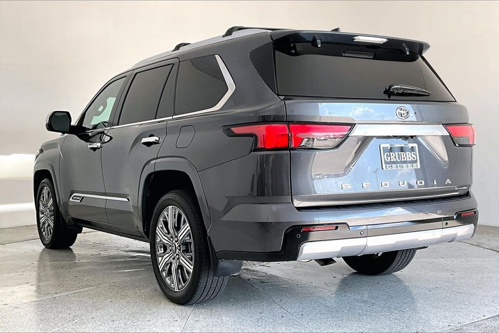 Used 2026 Toyota Sequoia Capstone AWD/4WD image 15