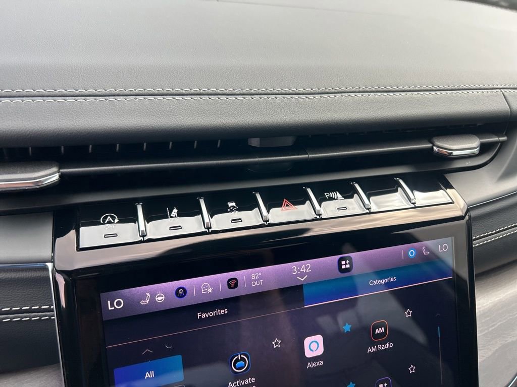 New 2025 Jeep Grand Cherokee Overland w/ Adv Protech Group III image 40